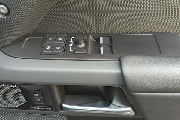 Used Land Rover Defender 2023 for sale - 76201391: Photo 25