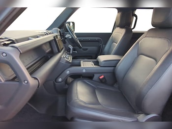 Used Land Rover Defender 2023 for sale - 76201391: Photo 3