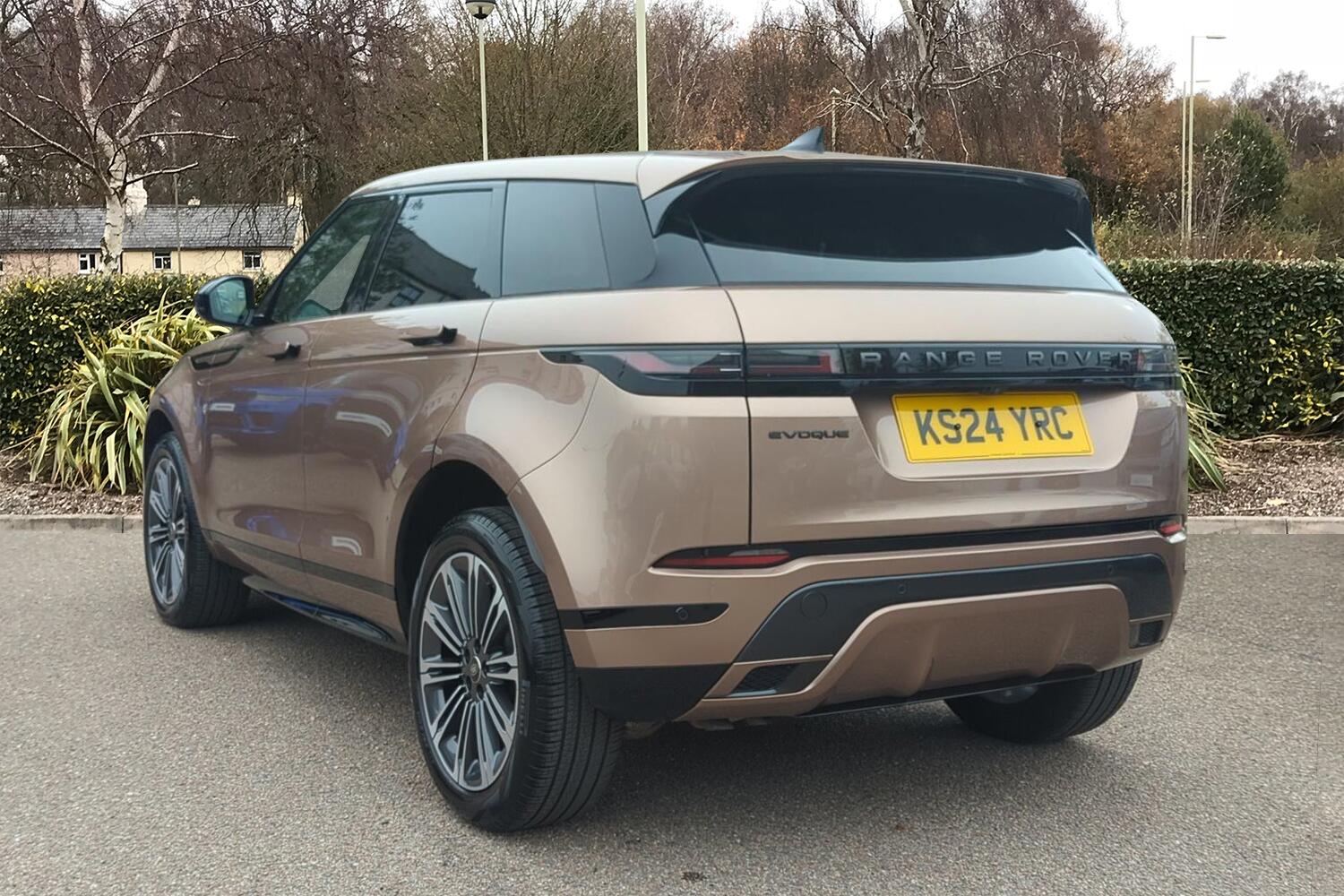 Used Land Rover Range Rover Evoque 2024 for sale - 76151950: Photo 2