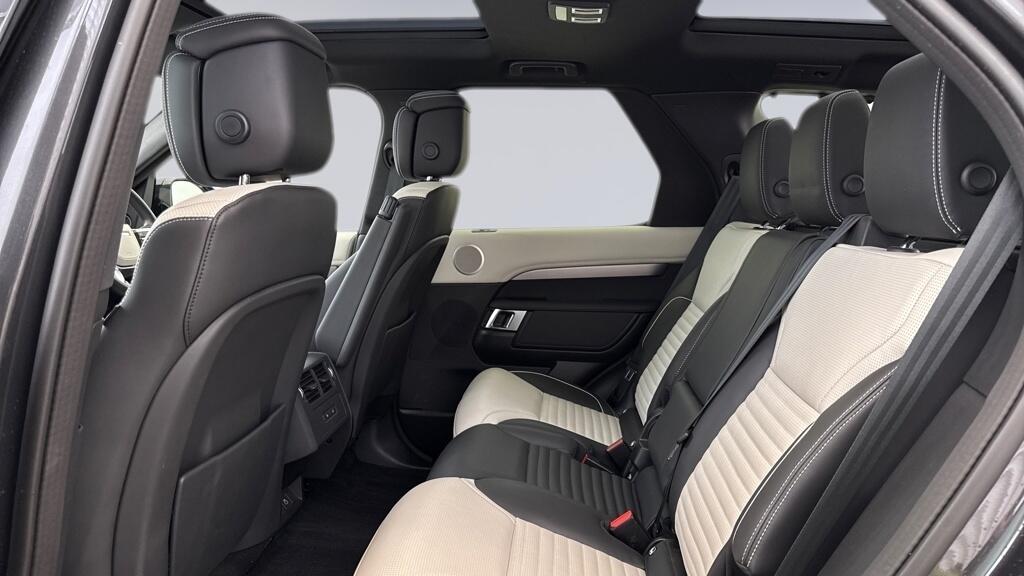 Used Land Rover Discovery 2024 for sale - 76201205: Photo 4