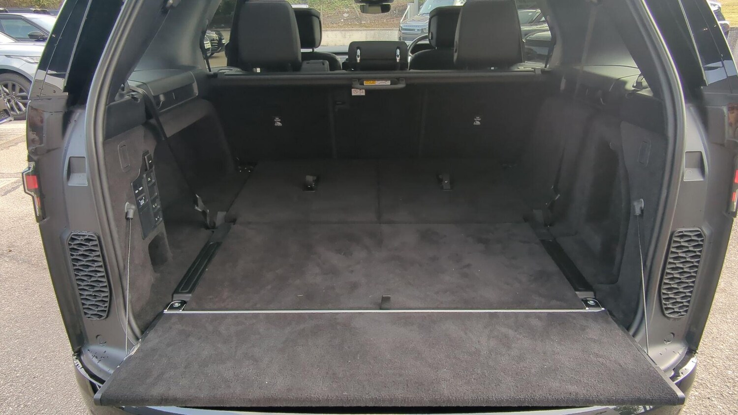 Used Land Rover Discovery 2024 for sale - 76059720: Photo 10