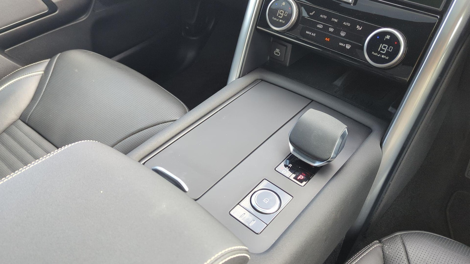 Used Land Rover Discovery 2024 for sale - 76059720: Photo 13