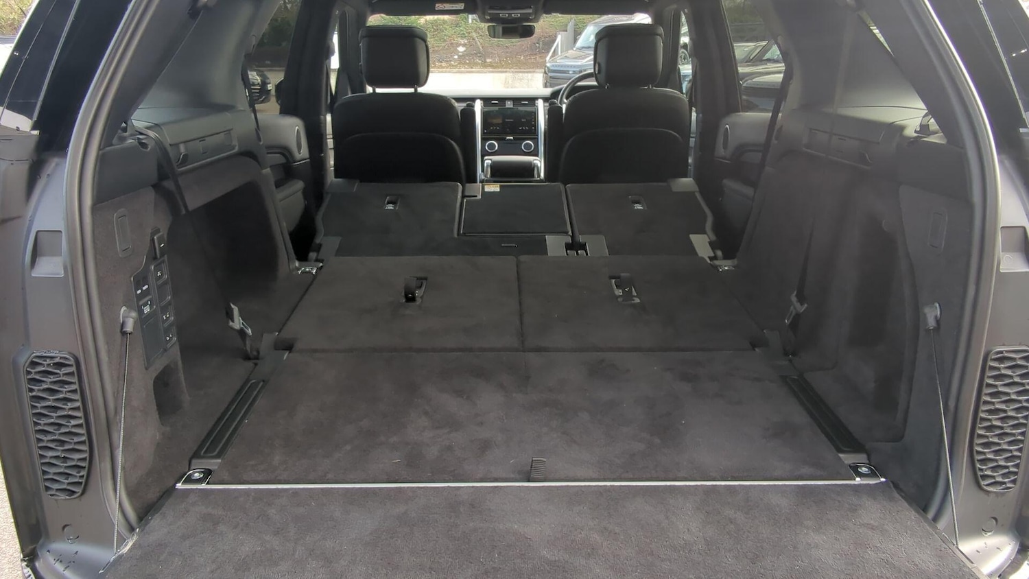 Used Land Rover Discovery 2024 for sale - 76059720: Photo 28