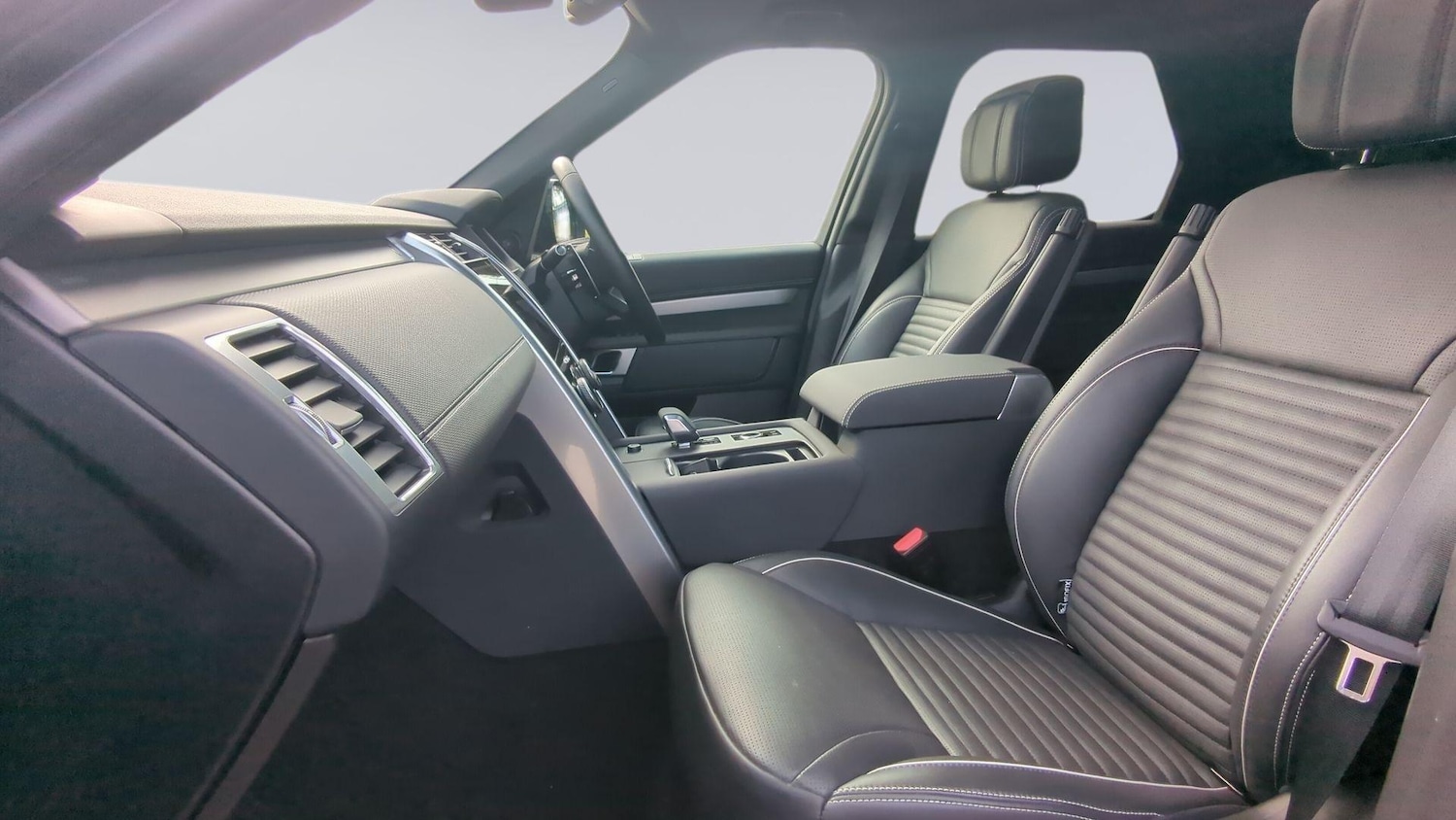 Used Land Rover Discovery 2024 for sale - 76059720: Photo 3