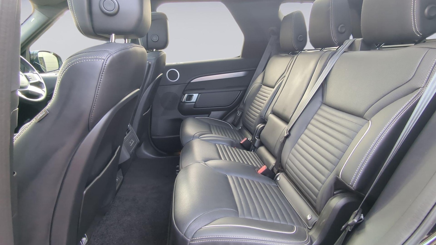 Used Land Rover Discovery 2024 for sale - 76059720: Photo 4