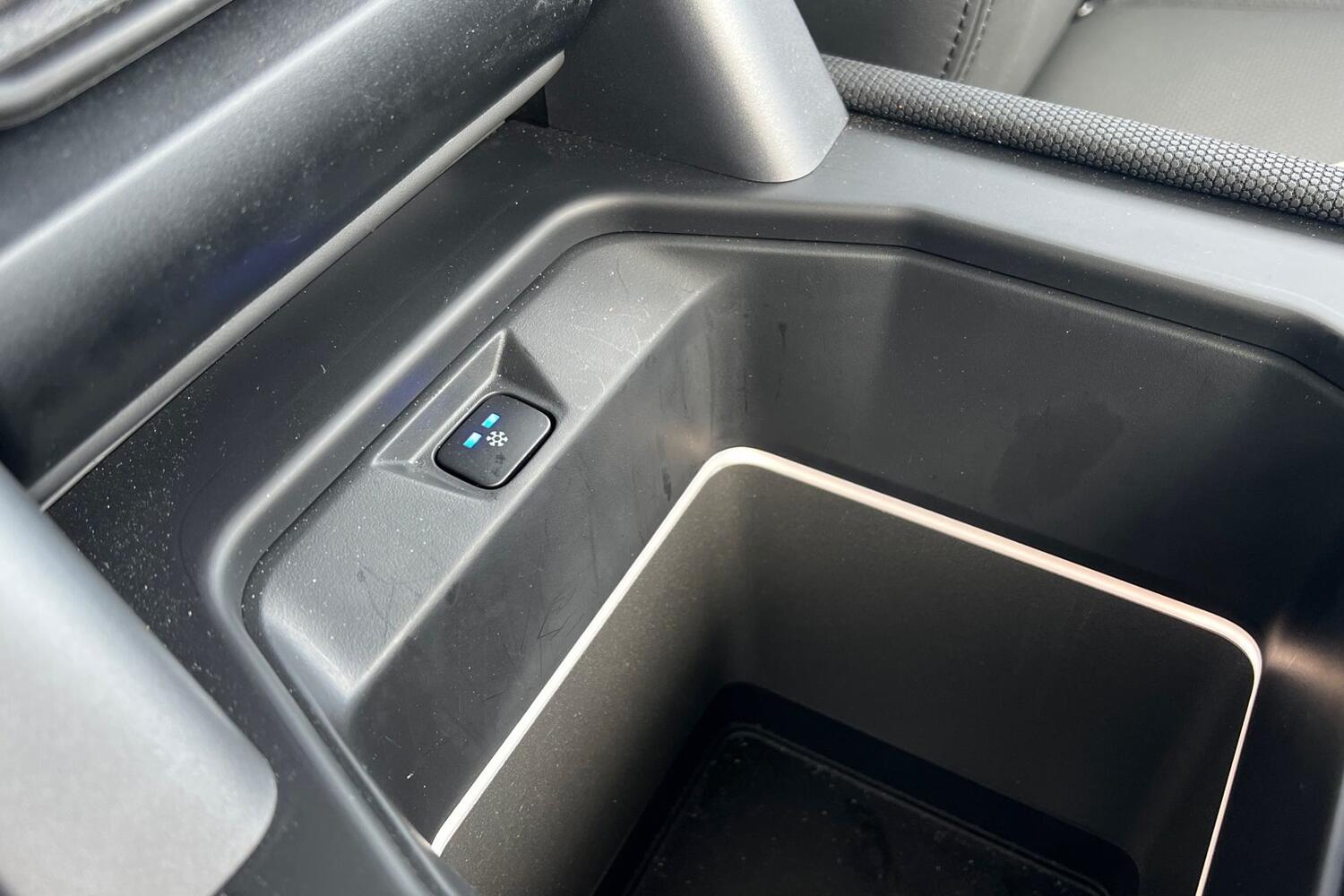 Used Land Rover Defender 2024 for sale - 76138444: Photo 29