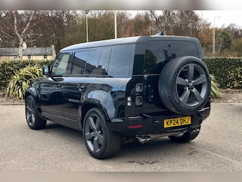 Used Land Rover Defender 2024 for sale - 76138444: Photo 2
