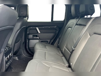 Used Land Rover Defender 2024 for sale - 76138444: Photo 4