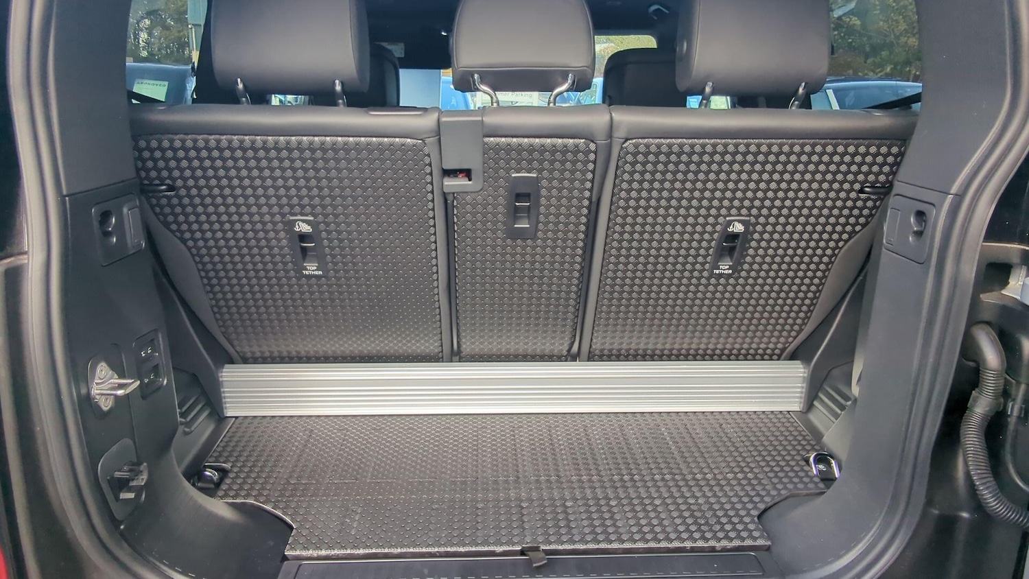 Used Land Rover Defender 2024 for sale - 76201175: Photo 10