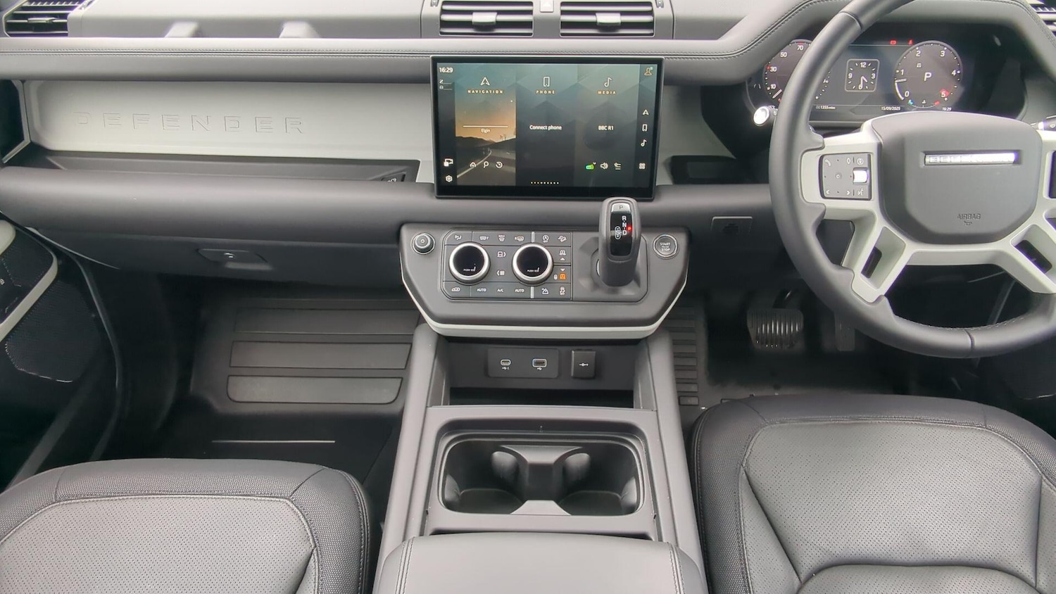 Used Land Rover Defender 2024 for sale - 76201175: Photo 14