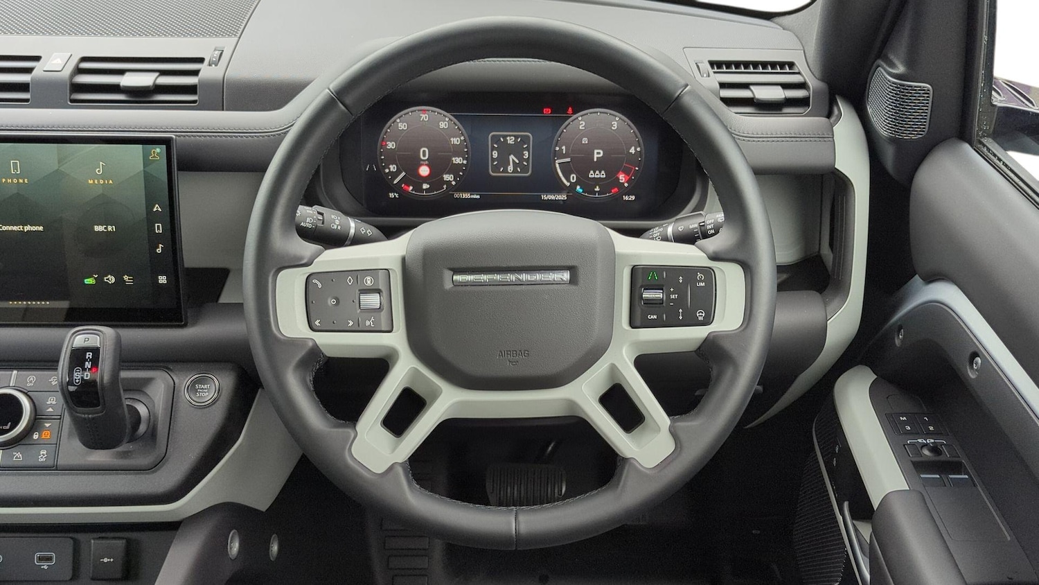 Used Land Rover Defender 2024 for sale - 76201175: Photo 15