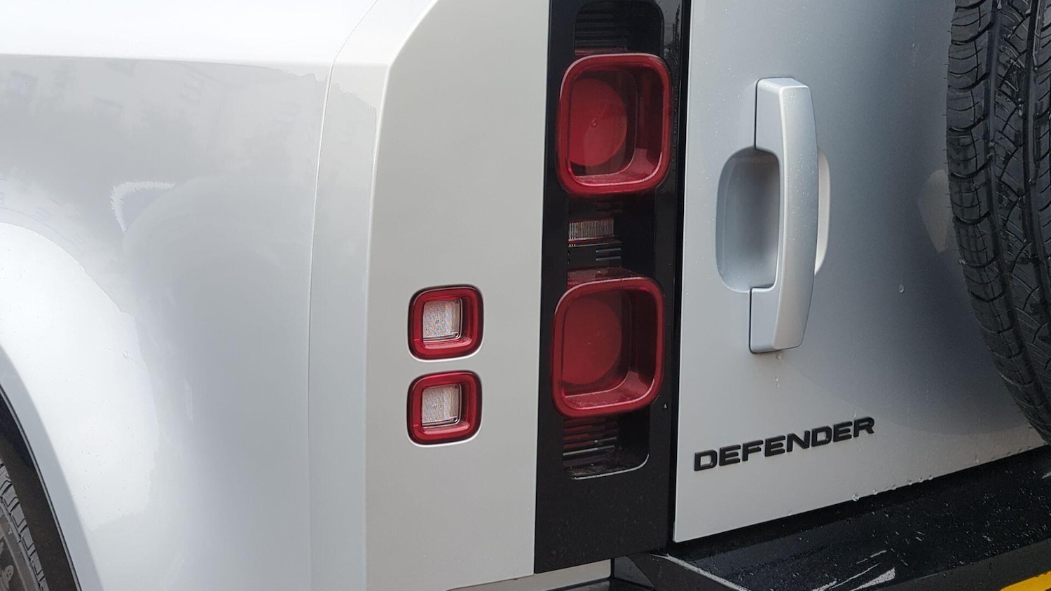 Used Land Rover Defender 2024 for sale - 76201175: Photo 19