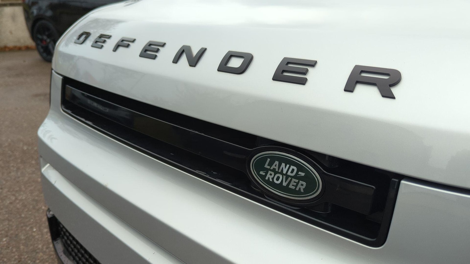 Used Land Rover Defender 2024 for sale - 76201175: Photo 28