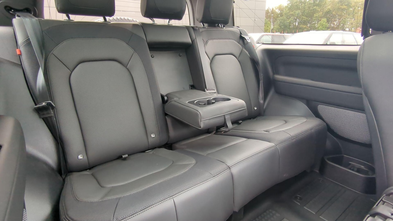 Used Land Rover Defender 2024 for sale - 76201175: Photo 35