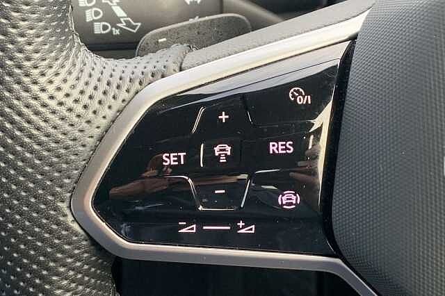 Used Volkswagen T-Roc 2023 for sale - 77080686: Photo 15