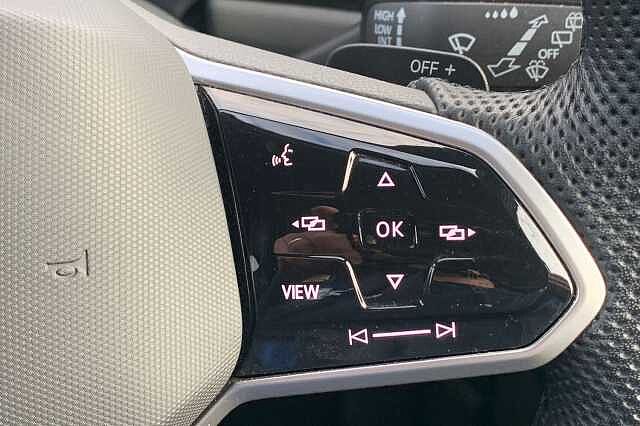 Used Volkswagen T-Roc 2023 for sale - 77080686: Photo 17