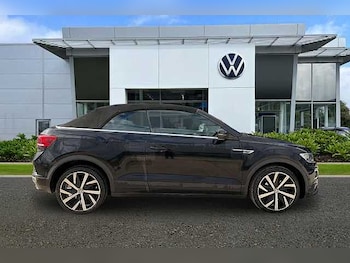 Used Volkswagen T-Roc 2021 for sale - 78210337: Photo