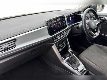 Used Volkswagen T-Roc 2023 for sale - 78106525: Photo