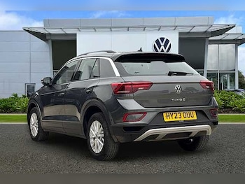 Used Volkswagen T-Roc 2023 for sale - 78106525: Photo