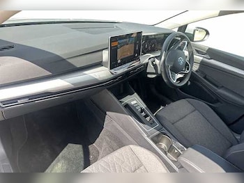 Used Volkswagen Golf 2025 for sale - 77990467: Photo