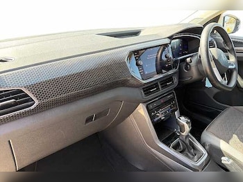 Used Volkswagen T-Cross 2023 for sale - 77609730: Photo