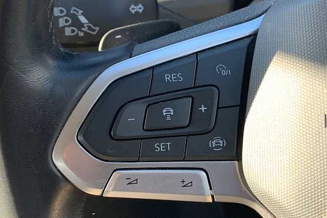 Used Volkswagen T-Roc 2023 for sale - 76470790: Photo 15