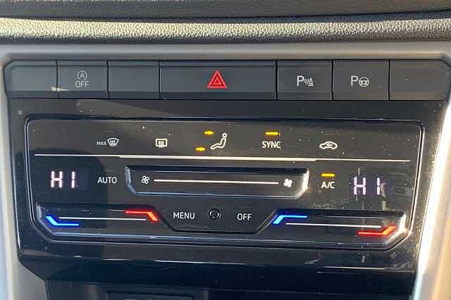 Used Volkswagen T-Roc 2023 for sale - 76470790: Photo 29