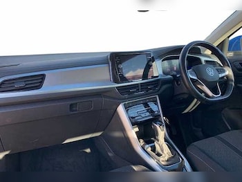 Used Volkswagen T-Roc 2023 for sale - 76470790: Photo