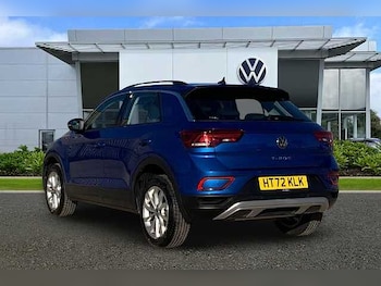 Used Volkswagen T-Roc 2023 for sale - 76470790: Photo