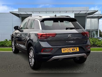 Used Volkswagen T-Roc 2025 for sale - 75244439: Photo