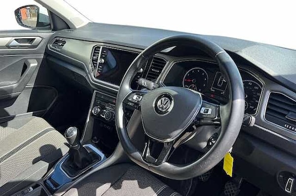 Used Volkswagen T-Roc 2020 for sale - 75689857: Photo 6