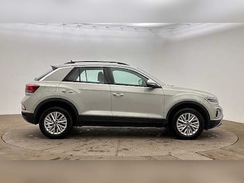 Used Volkswagen T-Roc 2024 for sale - 79673077: Photo