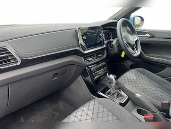 Used Volkswagen T-Cross 2025 for sale - 75974900: Photo 2