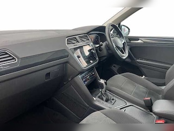 Used Volkswagen Tiguan 2021 for sale - 76924188: Photo
