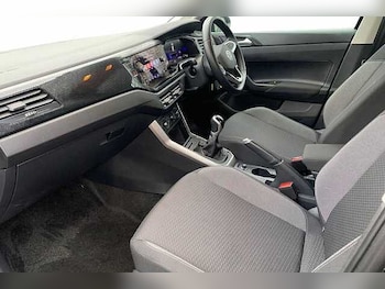 Used Volkswagen Polo 2024 for sale - 77113374: Photo