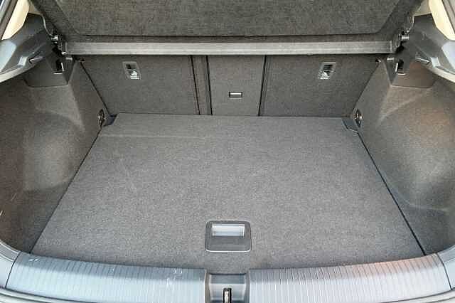 Used Volkswagen T-Roc for sale - 77916282: Photo 11