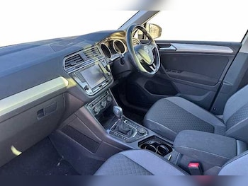 Used Volkswagen Tiguan 2017 for sale - 77364124: Photo