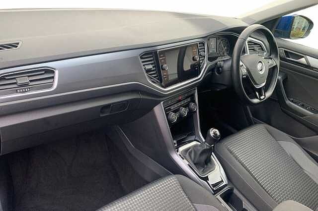 Used Volkswagen T-Roc 2021 for sale - 76157395: Photo 2