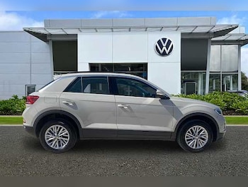 Used Volkswagen T-Roc 2023 for sale - 78496240: Photo