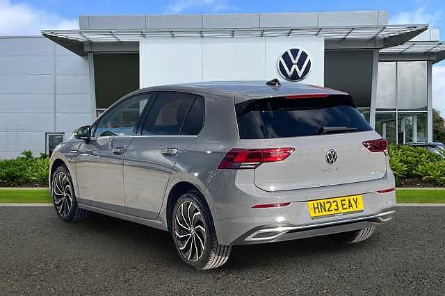 Used Volkswagen Golf 2023 for sale - 77656104: Photo 3