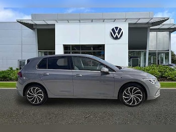 Used Volkswagen Golf 2023 for sale - 77656104: Photo