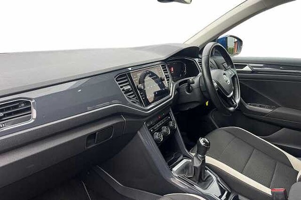 Used Volkswagen T-Roc 2018 for sale - 76211472: Photo 2