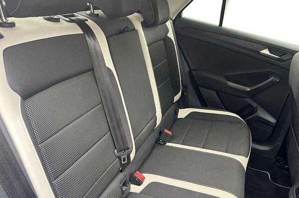 Used Volkswagen T-Roc 2018 for sale - 76211472: Photo 8