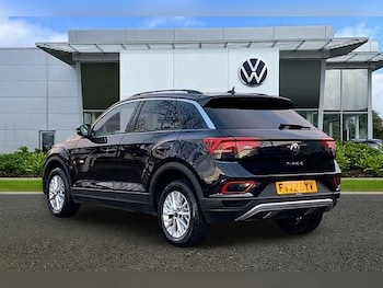 Used Volkswagen T-Roc 2023 for sale - 76924187: Photo