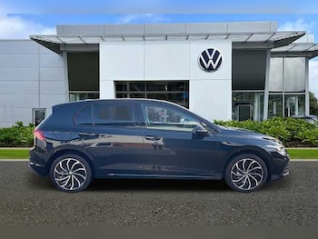 Used Volkswagen Golf 2024 for sale - 75730252: Photo