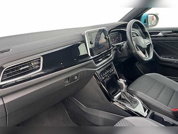 Used Volkswagen T-Roc 2022 for sale - 77609729: Photo