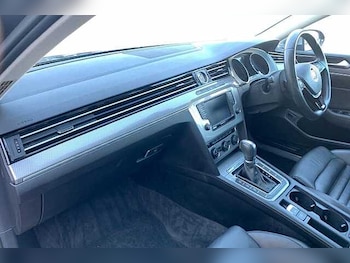 Used Volkswagen Passat 2016 for sale - 76357486: Photo