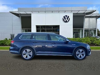 Used Volkswagen Passat 2016 for sale - 76357486: Photo