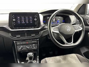 Used Volkswagen T-Cross 2024 for sale - 76057602: Photo 2