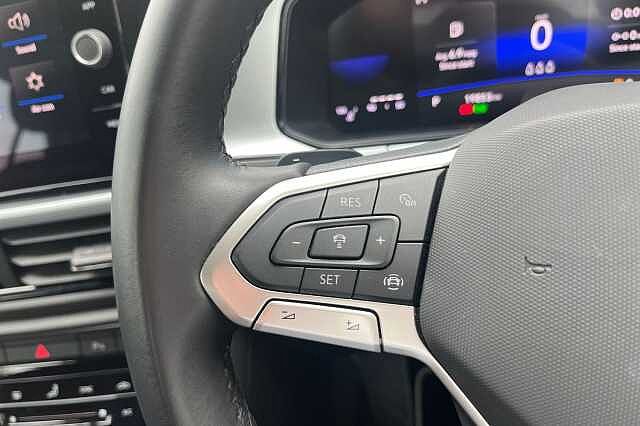 Used Volkswagen T-Roc 2023 for sale - 76040458: Photo 15